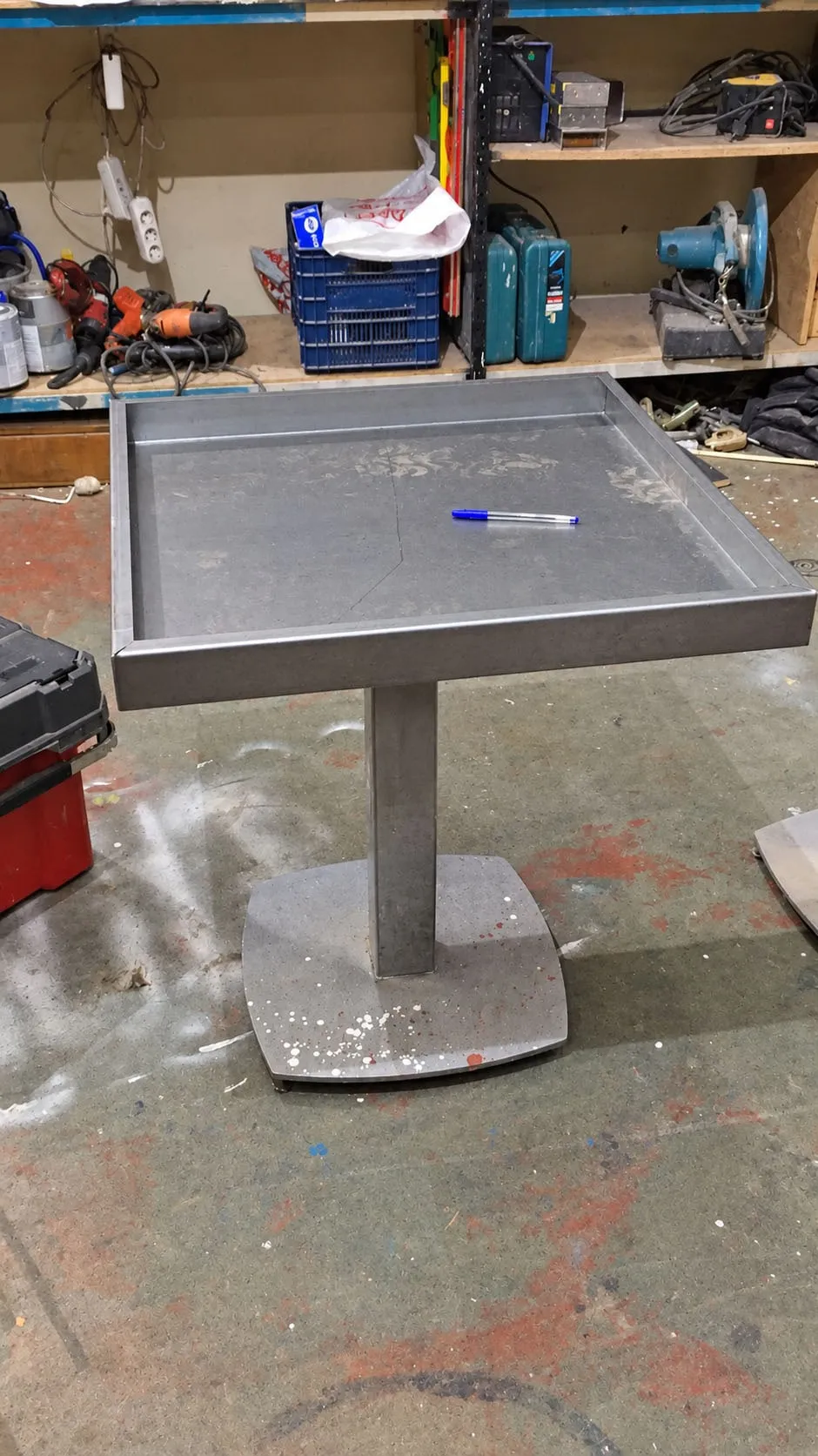 Aratech — custom LED tables — Image 6 of 6