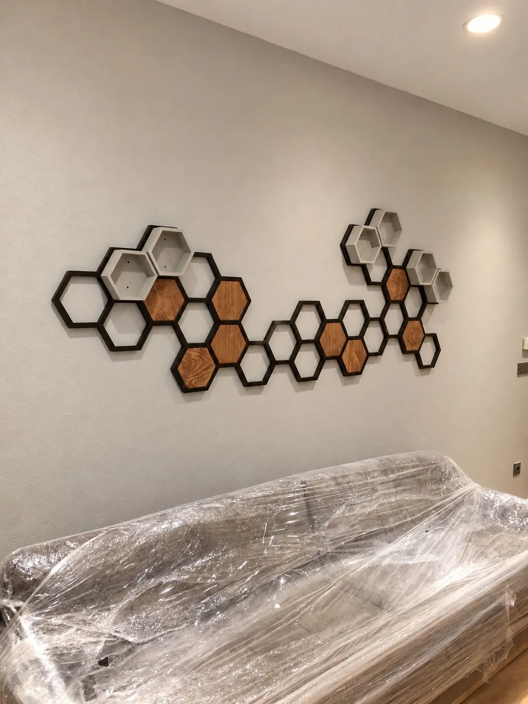 Honeycomb wall installation — Image 1 of 2